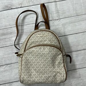 Michael Kors Backpack Black Michael Kors Abbey Signature Large Jacquard Backpack Beige/Brown Michael Kors Backpack Black Michael Kors Abbey Signature Large Jacquard Backpack Beige/Brown
